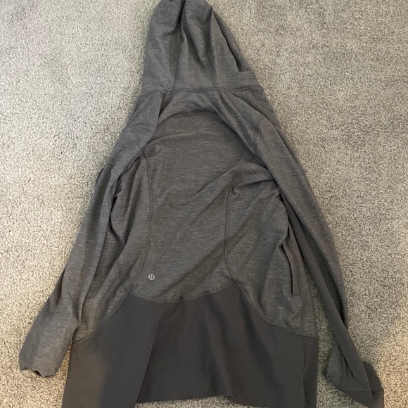 LULU LEMON JACKET / Grey / Size 4 / light / - Picture 2 of 4
